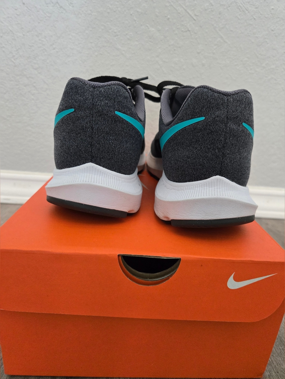 Nike Run Swift Womens Running Shoes, Gray with Teal Accents, Size 9 - Picture 6 of 7
